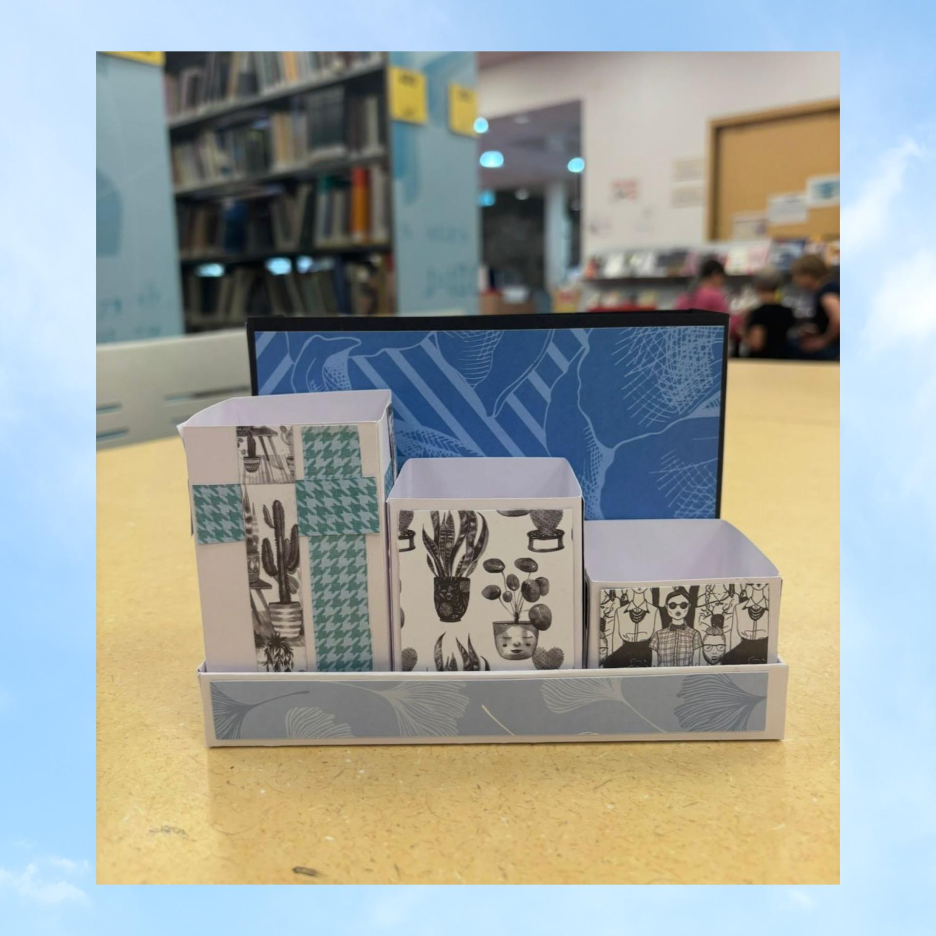 מעמד מעוצב לכלי כתיבה 30.7.26.jpg