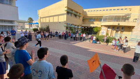 תמונה מתוך טקס סיום שנה של תנועת הנוער כנפיים של קרמבו7.jpg