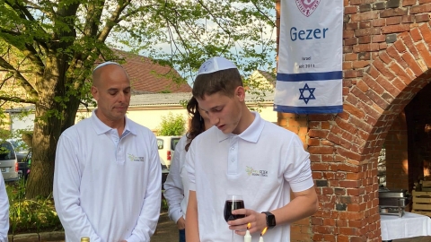 תמונה  של התלמידים    שהשתתפו במשלחת לגרימה.jpg