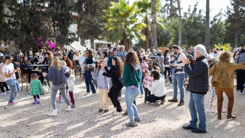 אנשים רוקדים.jpg