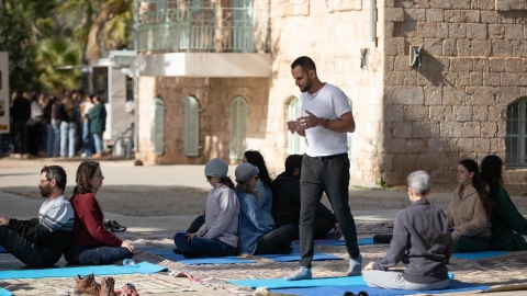 סדנאת יוגה.jpg