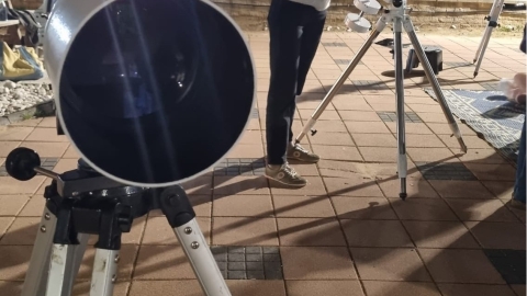 טלסקופ שהוצג בהפנינג שבוע החלל באשכול הפיס בית חשמונאי.jpg