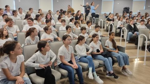 תלמידי המקהלות בכנס המקהלות.jpg