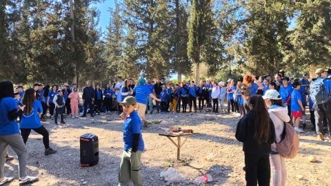 חניכות וחניכי בני המושבים בכינוס במהלך טיול חורף.jpeg