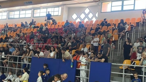 קהל רב ומתמודדים.jpg