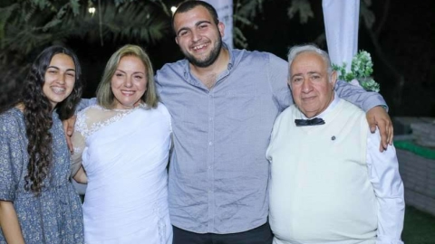 אליעד זל ומשפחתו.jfif