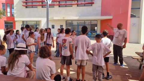 תלמידי כיתה ז עושים היכרות עם בית הספר בתיכון איתן.jpg