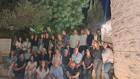 תמונה קבוצתית במהלך הסיור בירושלים.jpg