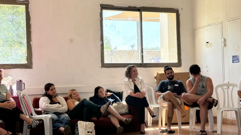 רותם ידלין ראשת המועצה במפגש הפורום.jpg
