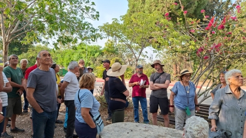 מועדון מארח בסתריה המשתתפים מטייילים ביישוב.jpeg