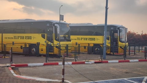 שני אוטובוסים חדשים.jpeg