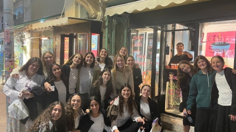 חניכות מסניף אריאל בטיול.jpeg