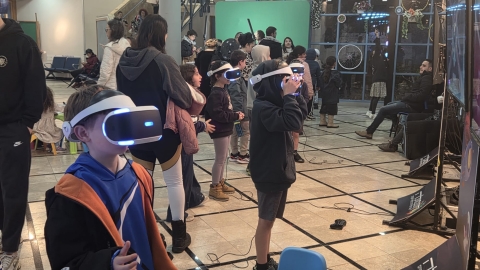 עמדות משקפי מציאות מדומה.jpeg