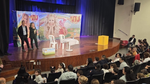 רותם ילדין ראשת המועצה ואלעד לוי סגן ראשת המועצה בפתיחת הערב.jpeg