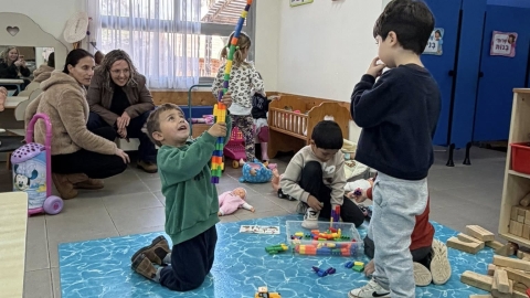ילדים משחקים.jpg