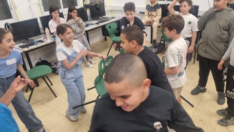 משחקי גיבוש בים התלמידים.jpeg