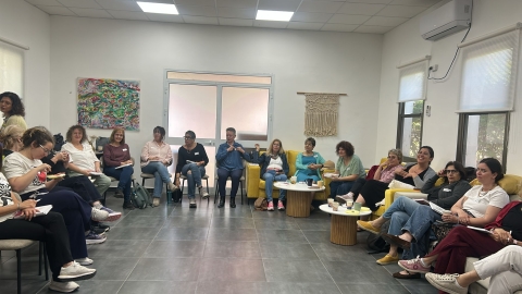 הרכזות במפגש הראשון להכשרה.jpg
