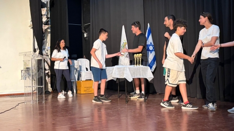 חלוקת גביעים.jpeg