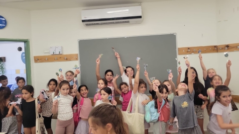 תמונה קבוצתית של ילדות.jpeg