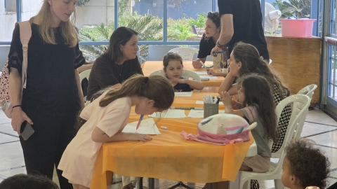 ציור בעזרת הפה.jpg
