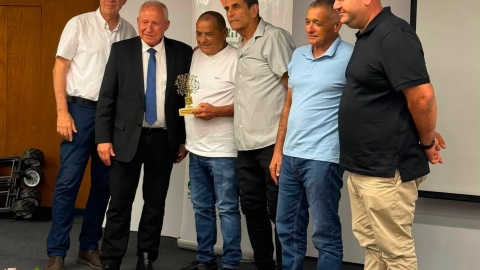 ראובן ביטן חקלאי מצטיין.jpg